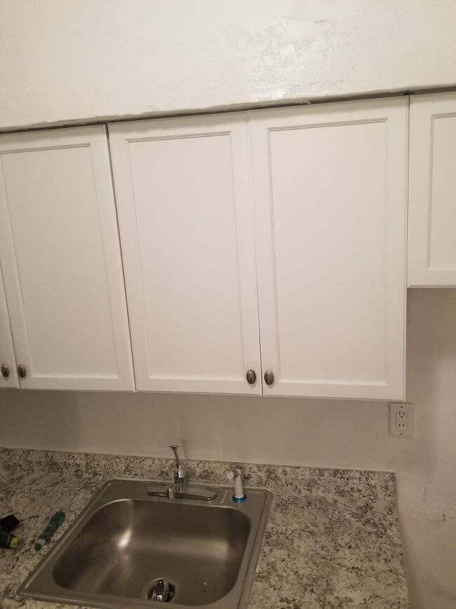 Kitchen - 7043 NW 6th Ct