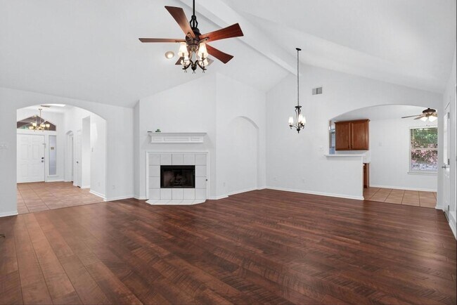 1402 Club Chase Dr