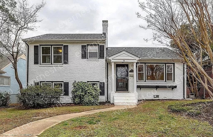 Photo - 4613 Stuart Ave E