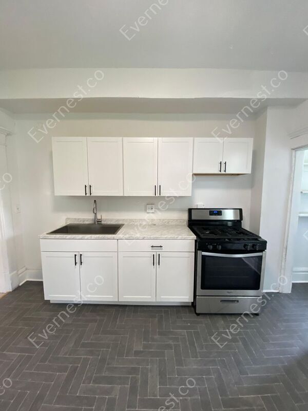 Photo - 851 Bellows Ave