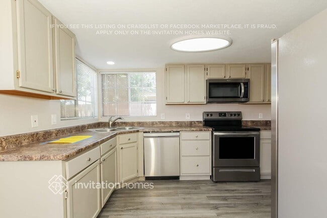 Photo - 11018 N 60th Dr