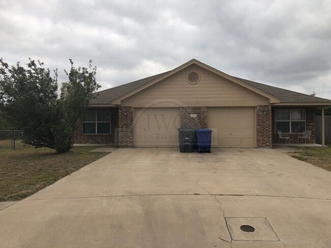 Building Photo - 3101 Yaupon Rd Rental