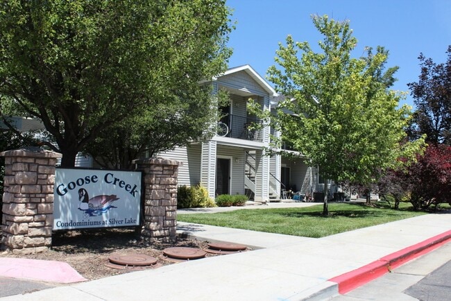 Building Photo - Two Bedroom Two Bath Ground Floor Condo for Rent! Unit Lake Harbor 106
