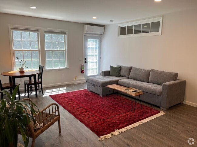 Building Photo - 201 Prospect Pky Unit Guesthouse