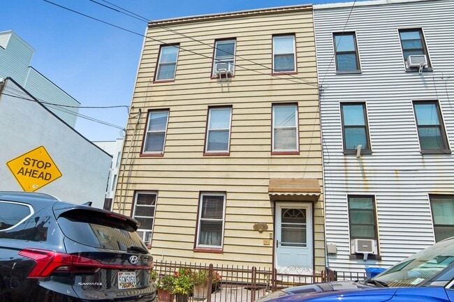 Photo - 438 2nd St
