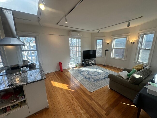 Photo - HOT CAMBRIDGE LISTING!!!!!