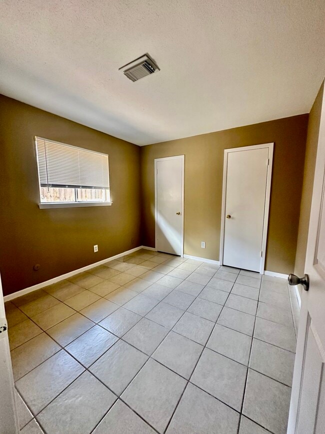 Photo - 2526 Valley Forest Dr