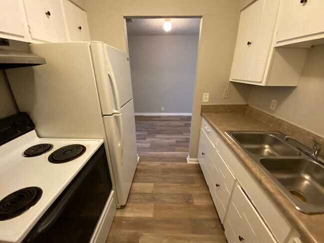 Photo - Lovely 1 bedroom condo in South Nashville! Private Balcony!