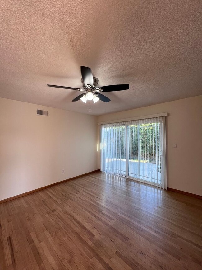 Photo - 4BR House in Clairemont with a 2 Car Garage, AC, and W/D Hookups