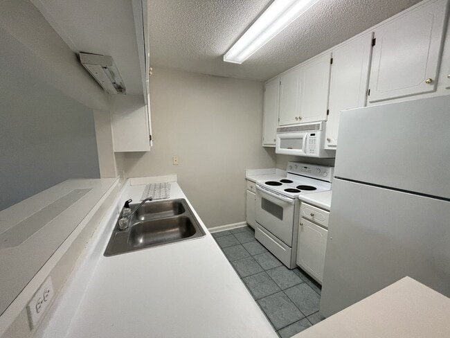 Photo - 112 Candle Brook Dr