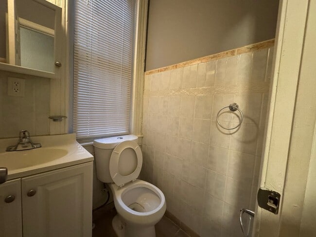 1015 Edmondson Ave Unit Second Floor