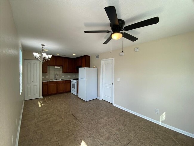Photo - 296 Ferrule Dr
