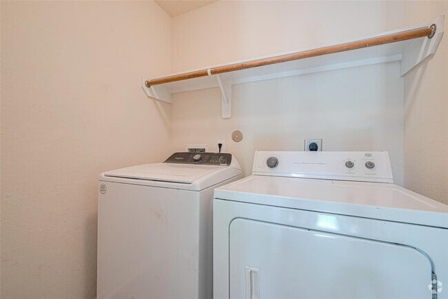 Building Photo - 18402 Each Elm Way Rental