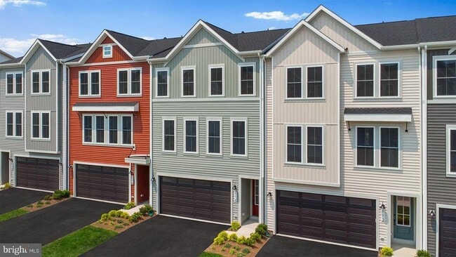 Photo - 114 Galaxy Pl