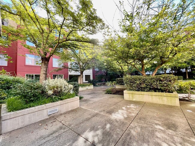 Pearl Court