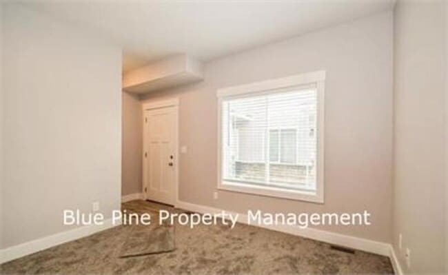 Photo - 716 S Saturn Ave Unit A