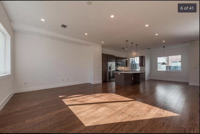 Photo - 1801 E 2nd St