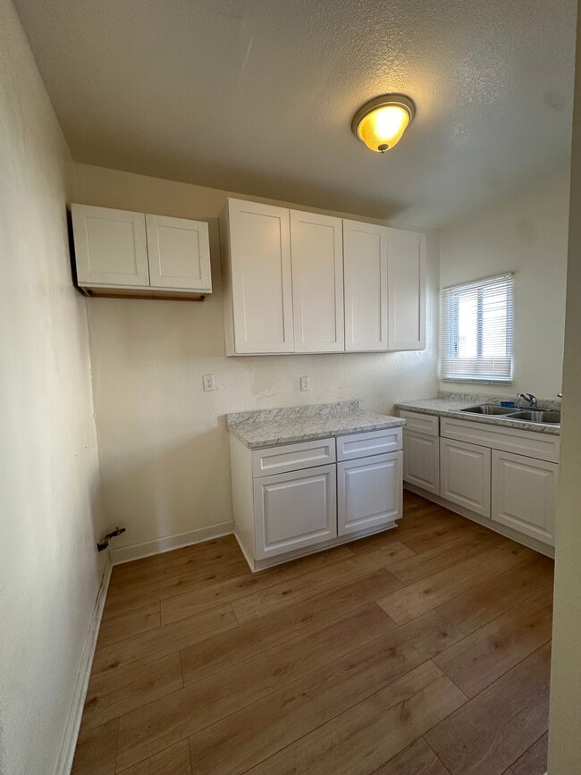 Photo - 1125 W 85th St Unidad B