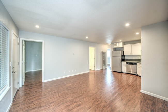 Photo - 530 24th Street