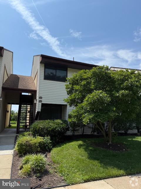 Building Photo - 28-B E Daisy Ln Rental