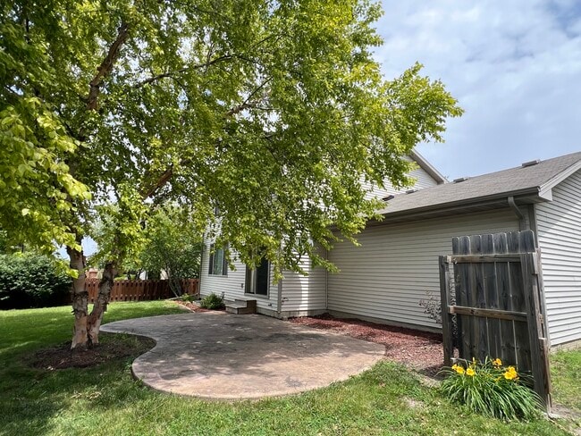 Photo - 480 SE Waco Pl