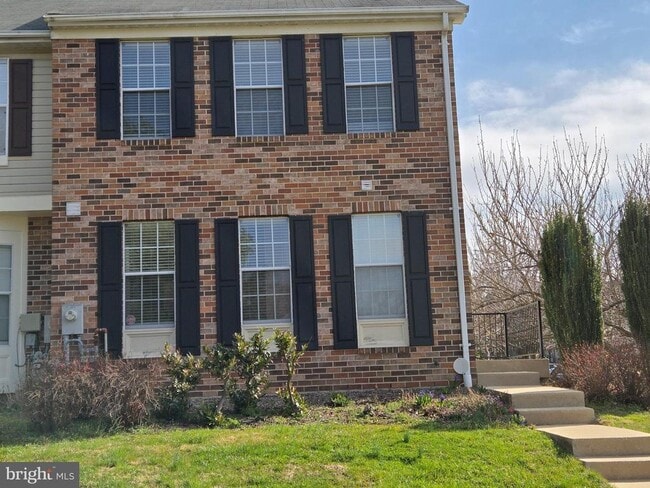 Building Photo - 300 Cinnabar Ln