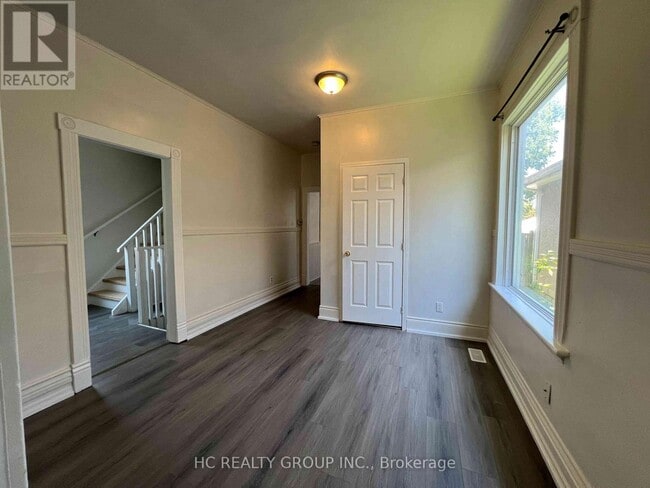Photo - 37 Empress Ave
