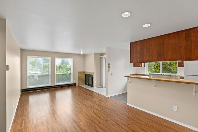 Photo - West Seattle Flats: Leasing Specials! Beautiful City Living Close to Beaches and Parks