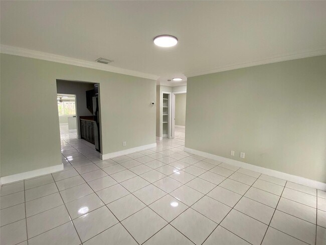 Photo - 1610 NE 62nd St