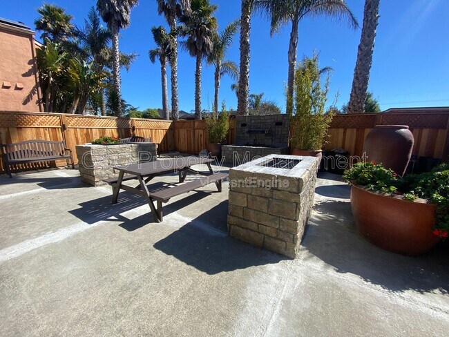 Photo - 3270 Del Monte Blvd Unit 82