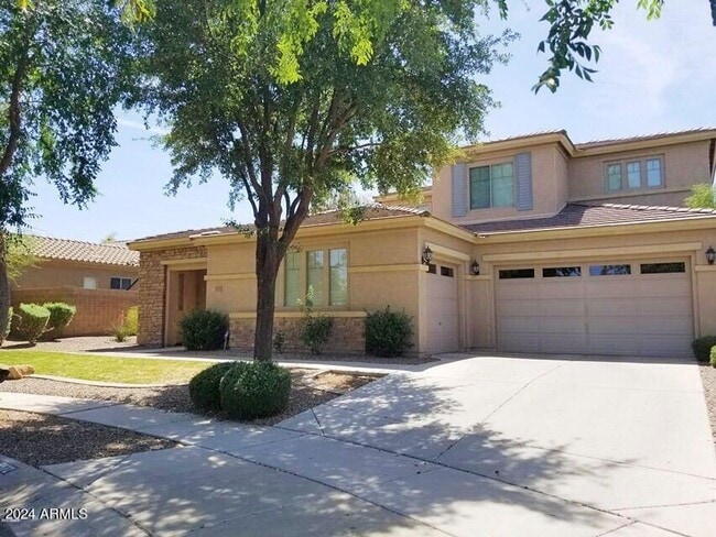 Photo - *Stunning Home in Cul-de-sac with 2 Master Suites, one downstairs, one upstairs*