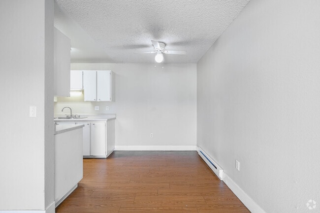 1BR, 1BA - 570SF - Dining Room - SUNDANCER APARTMENTS