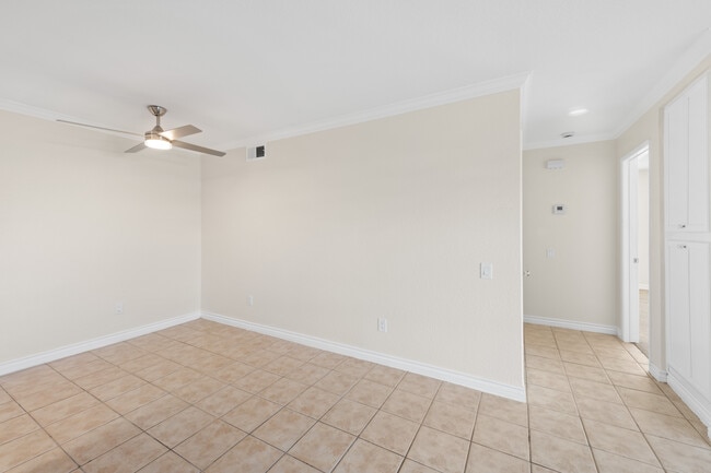 Photo - 78650 Ave 42 Ave Unit 1609