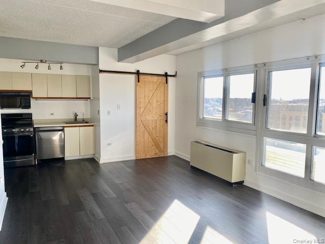 Photo - 1 Landmark Sq