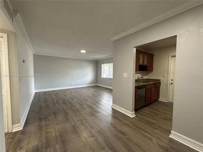 Building Photo - 1400 NE 56th St Unit 104 Rental