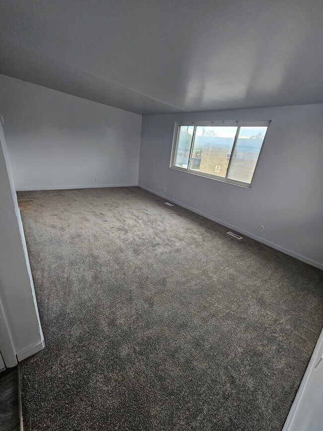 Photo - 741 Riverside Dr Unidad 2