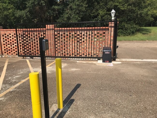 Photo - Patriot Apartments