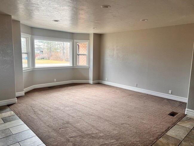 Photo - Beautiful 4 Bedroom, 3 Bathroom Home With Basement in Cedar City