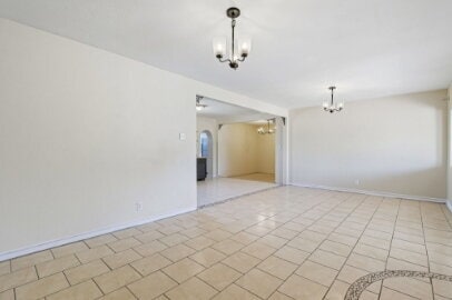 Corner 3 bed with Refrigerated AC