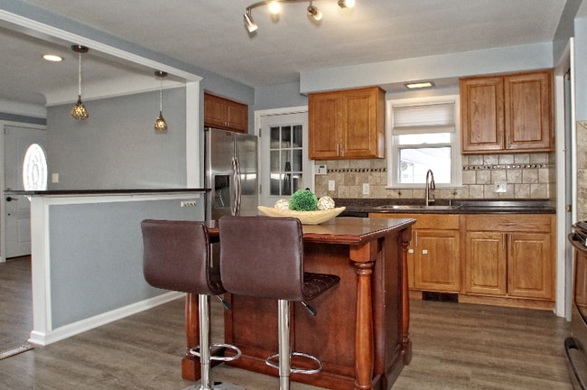 Photo - 1071 Cranbrook Dr