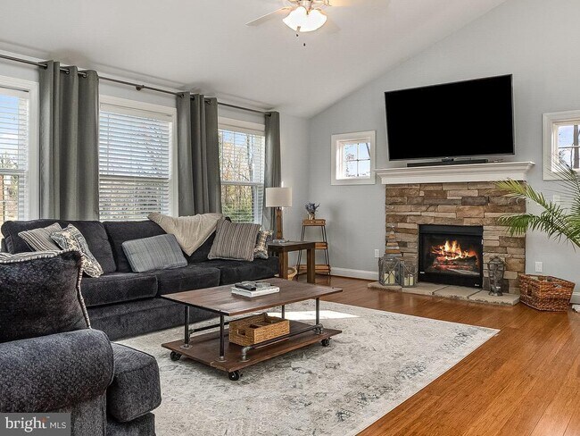 Photo - 5 Rectory Ln