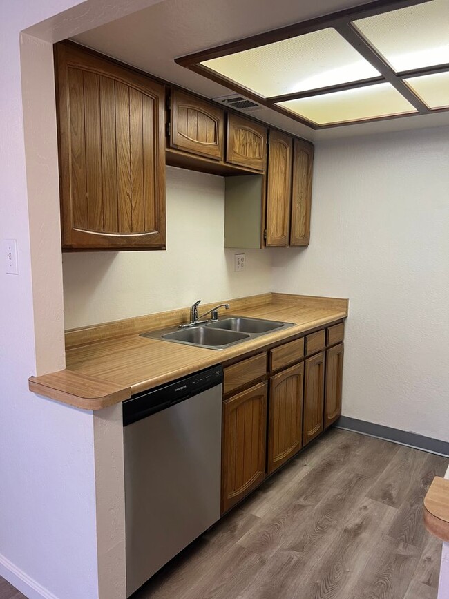 Photo - Cute Central Sparks Townhouse