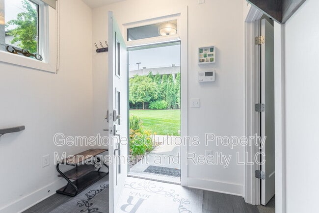 Photo - 815 Melpark Ct