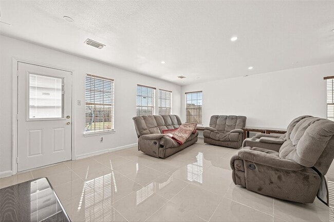 Photo - 15707 Crooked Arrow Dr
