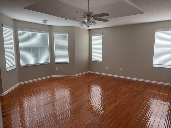 Photo - 1510 Running Oak Ln