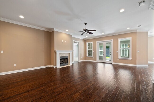 Photo - 4 Bedroom in Niceville!