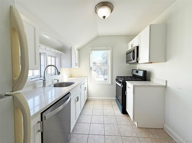 495 Montauk Hwy