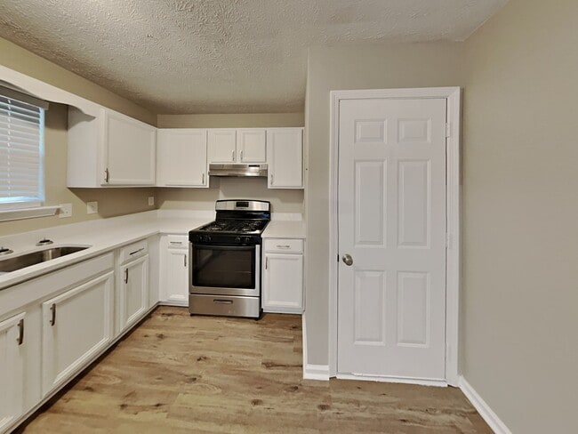 Photo - 188 Hale Haven Dr