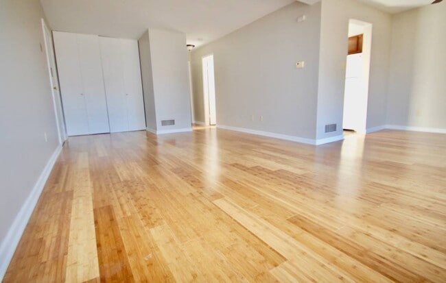 Photo - JEFFERSON VILLAGE -- 077