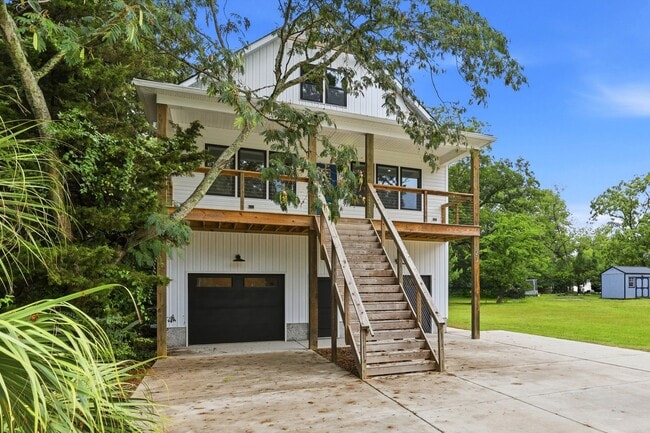 Photo - Custom Home in Seagate | 4 Bedrooms • 3 Bathrooms • Minutes to Wrightsville Beach